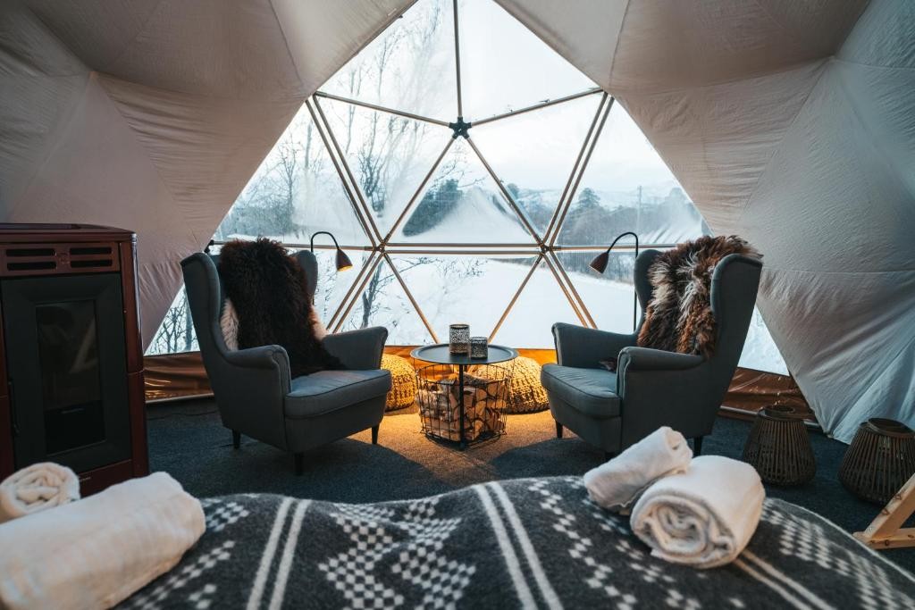 Aurora Igloo, Aera Glass Cabins