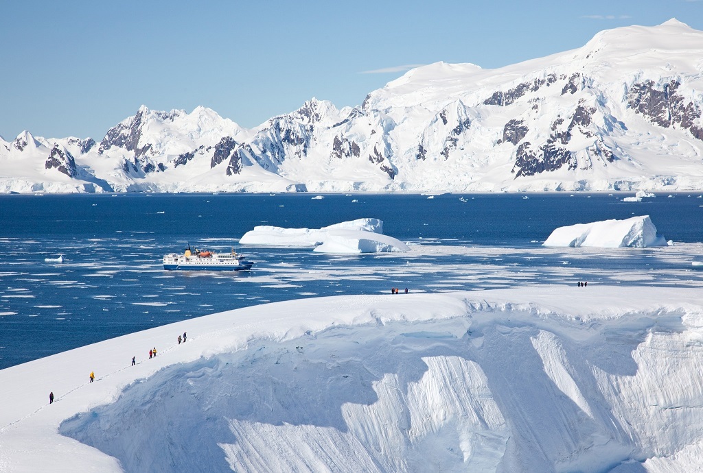 Fly cruise Antarctica