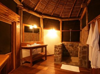 Badkamer, Apoka Safari Lodge