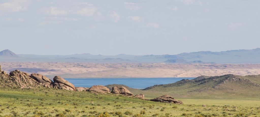 Bayan Lake & Sand Dunes, Mongolië Bayan Lake & Sand Dunes, Mongolië