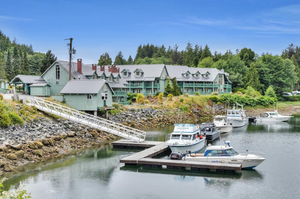 Canadian Princess Lodge & Marina