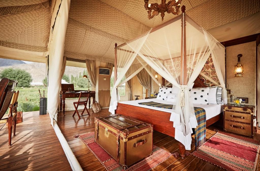 Luxe tent, Chamba Camp Thiksey