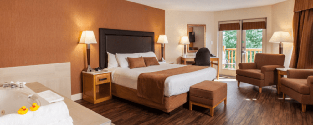 Coast-Hillcrest-Hotel-King-Premium-Jacuzzi-Room-1