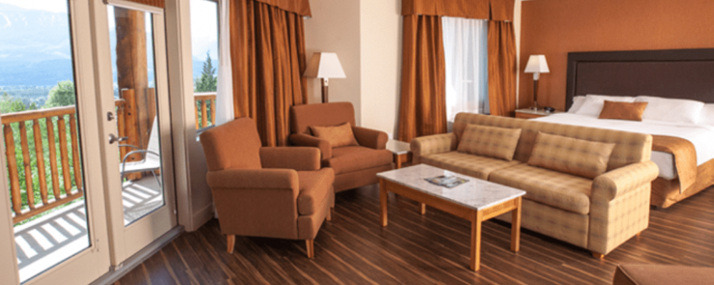 Coast-Hillcrest-Hotel-King-Premium-Jacuzzi-Room-3