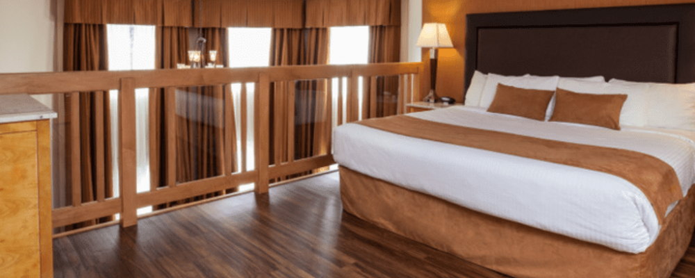 Coast-Hillcrest-Hotel-King-Premium-Room-and-Queen-Bed-2