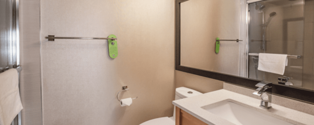 Coast-Hillcrest-Hotel-Queen-Queen-Comfort-Room-Bathroom