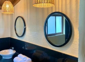 Badkamer, Dhampus Lodge