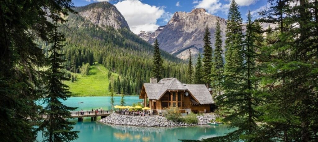 Emerald Lake Lodge aan het meer in de Canadese Rockies