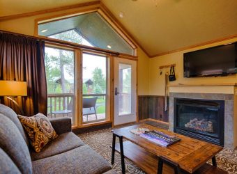 Yellowstone cabin, Explorer Cabins at West Yellowstone