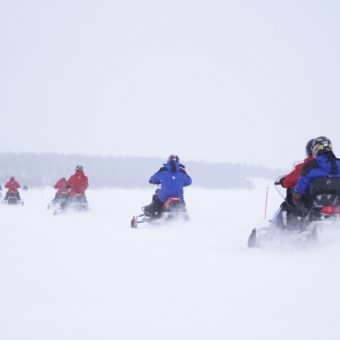 Meerdaagse sneeuwscooter safari Lapland