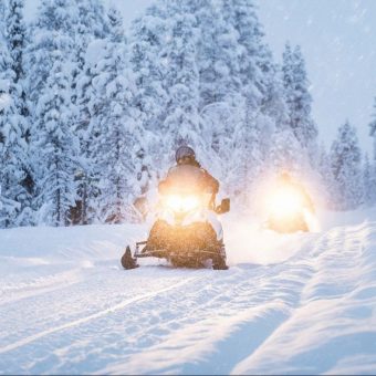 Sneeuwscooter tocht Lapland