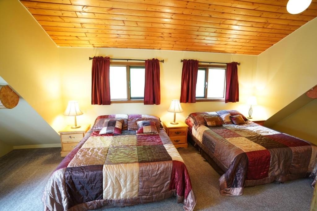 Log Cabin balokn, Helmcken Falls Lodge