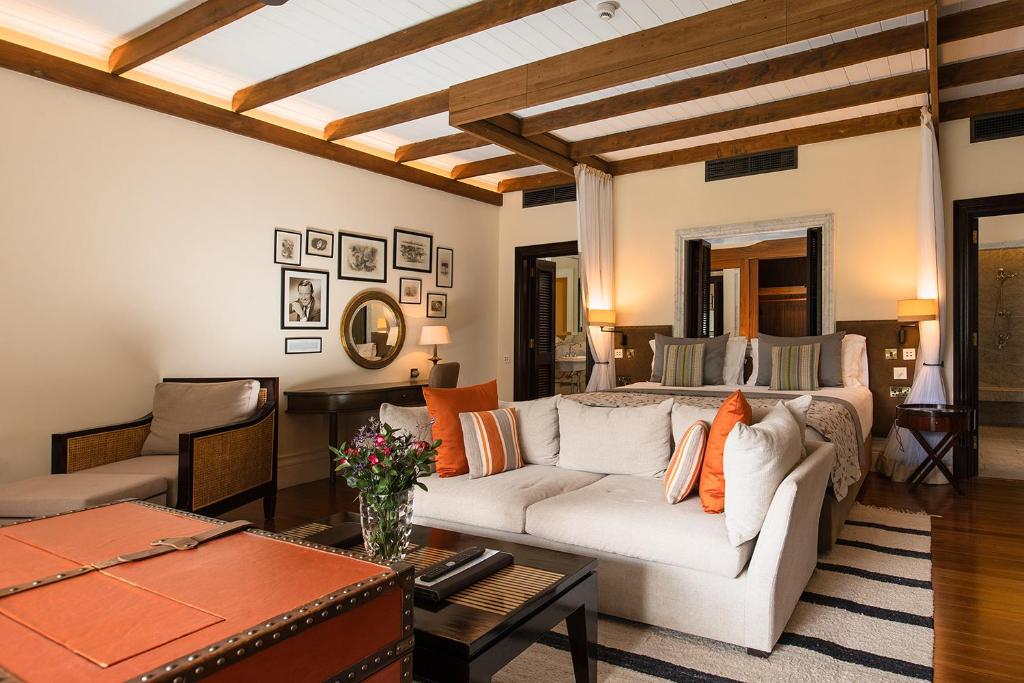 Deluxe suite, Hemingways Nairobi