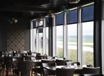 Restaurant met uitzicht over de fjord