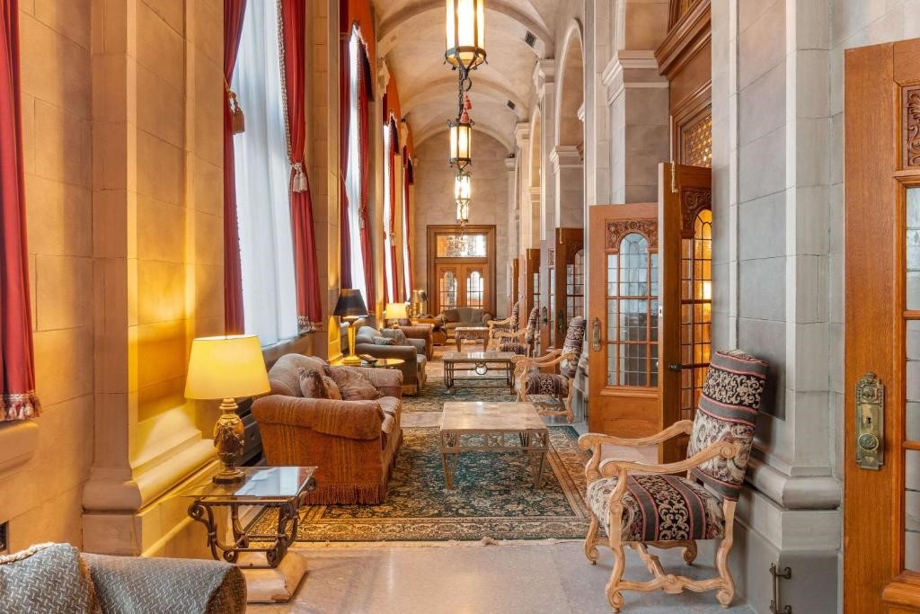 Lounge Hotel Fort Garry