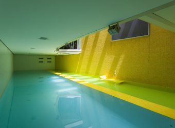 Binnen zwembad Unique