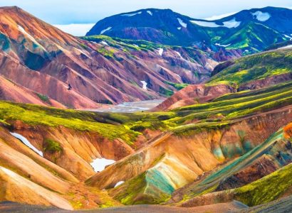 bergachtig gebied met vulkanische woestijnen