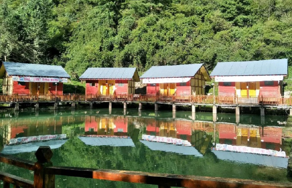 Giant Panda Hotel