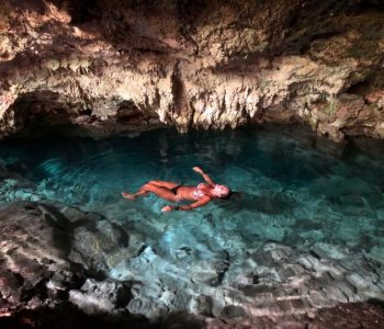 Jambiani, Zanzibar Zwemmen in Kuza grot