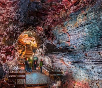 Wat te doen in IJsland, Lavagrotten in IJsland