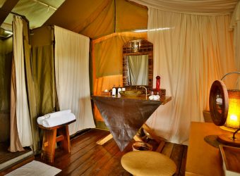 Ensuite badkamer Lemala Tented Camp