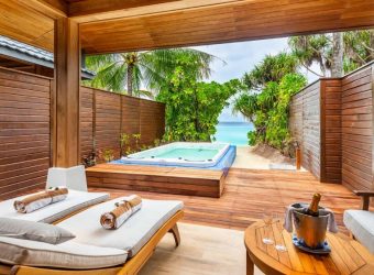 Strandsuite met jacuzzi, Lily Beach Resort & Spa