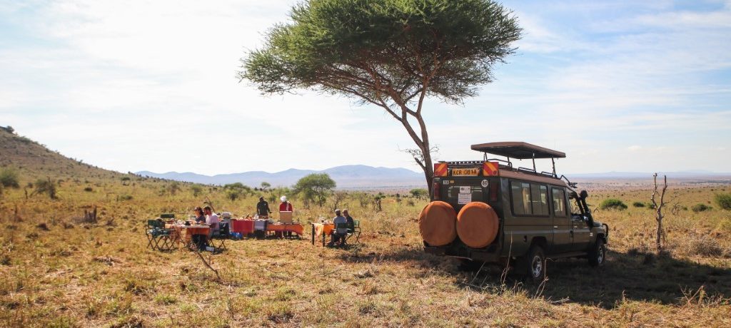 Game drive Lions Bluff