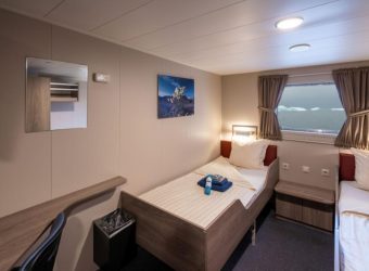 2-pers. met raam MV Plancius Schip