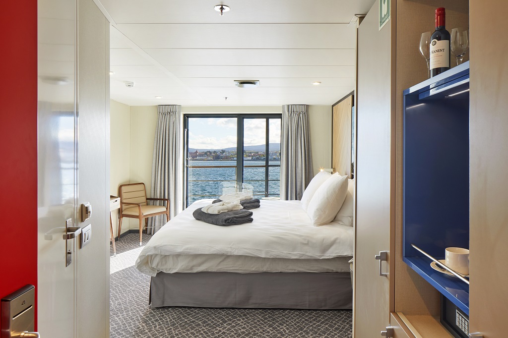 Deluxe cabin, Magellan Explorer, Antarctica21