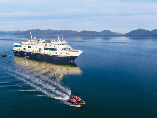 Walvissen cruise, National Geographic Venture, Grijze walvissen expedititie cruise