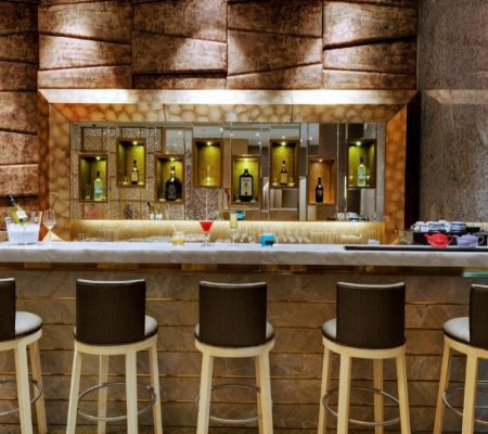 Niranta Airport Lounge Bar