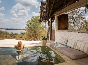 Dompelbad, Nomad Sand Rivers Selous