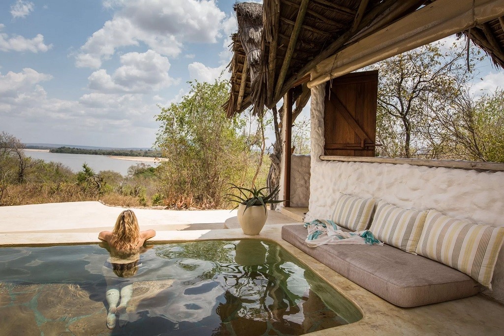 Dompelbad, Nomad Sand Rivers Selous