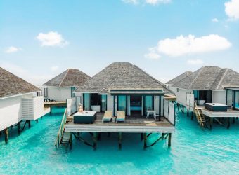 Watervilla met jacuzzi, Nova Maldives Resort
