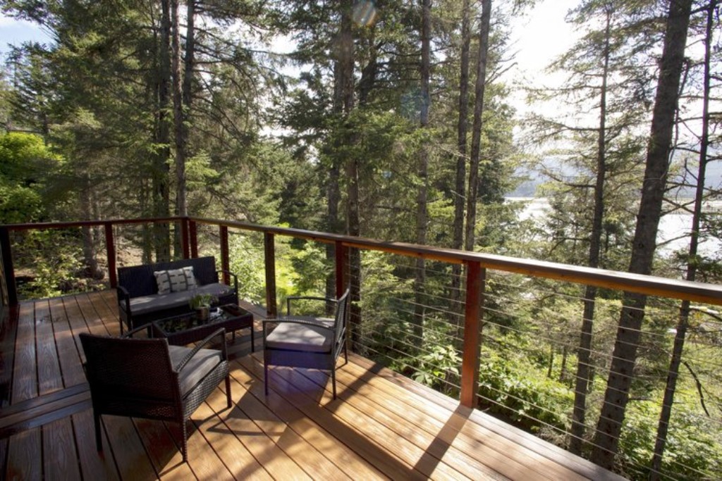 Veranda, Odyssee Lodge