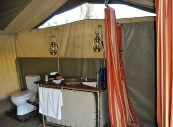 Badkamer Olakira Migration Camp