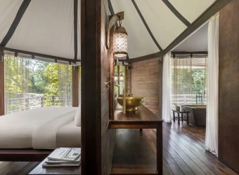 Royal lake tentvilla, The Pavilions Himalayas Lake View