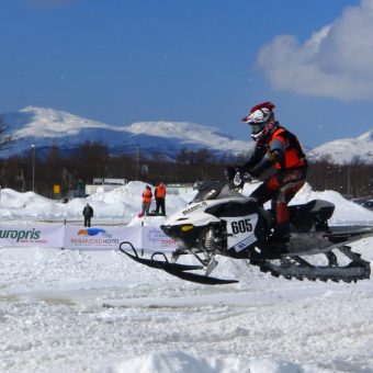 Sneeuwscooteren, Lyngenfjord, Noorwegen