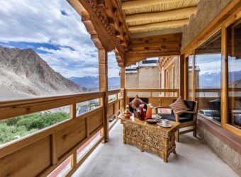 Snow Leopard Ulley Lodge Terras, Snow Leopard Ulley Lodge