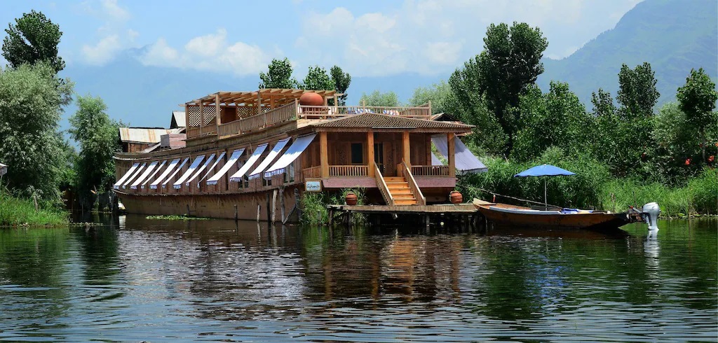 Sukoon Houseboat