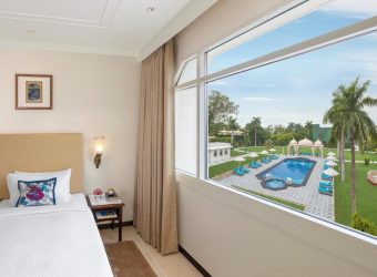 Deluxe kamer (zwembad) Tajview Agra