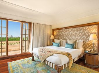 Amarvilas deluxe suite