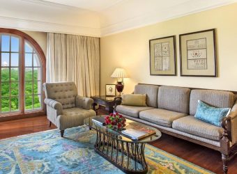 Amarvilas deluxe suite