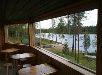 Beren observatie Lodge, Taiga wouden, Finland