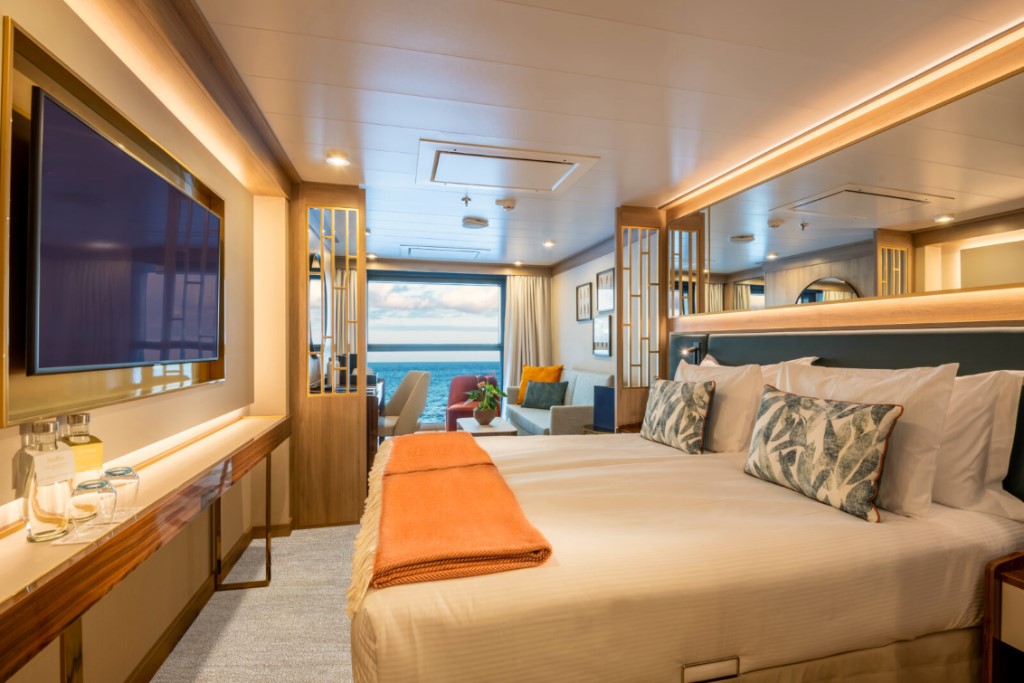 Infinity suite, World Voyager