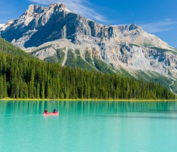 Emerald Lake, Yoho, Canada - Shutterstock Wildlife en natuur West Canada, Emerald Lake, Yoho, Canada