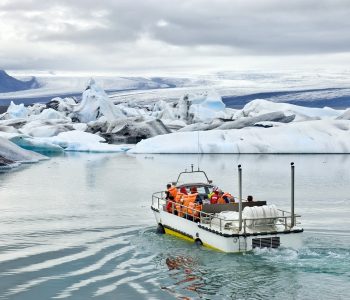 Amfibisch voertuig, Jokulsarlon lagoon, Zuid IJsland - Shutterstock