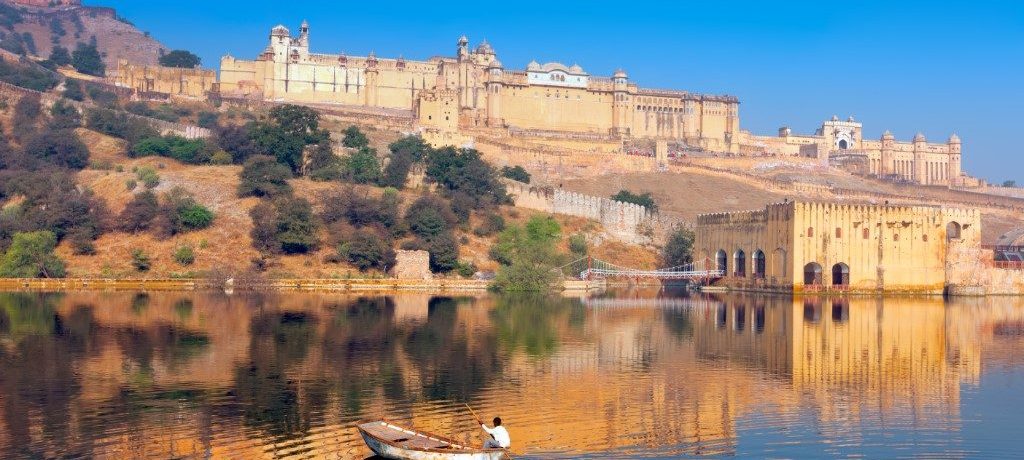 Amber Fort aan Maota Lake