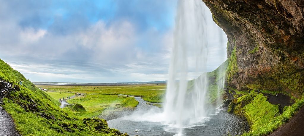 Seljalandsfoss, Zuid IJsland - Shutterstock weer ijsland