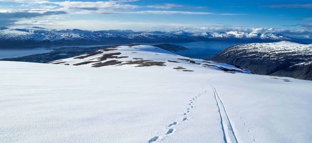 Sneeuwschoenwandeling, Tromsdalstinden, Noorwegen - Shutterstock